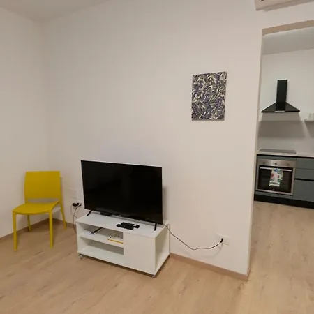 Charming Garda Escape Apartment *